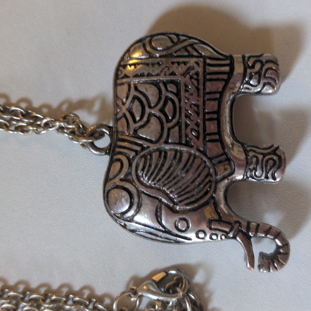 Silver Tone Elephant Necklace 30" Costume Sparkle - Picture 5 of 8